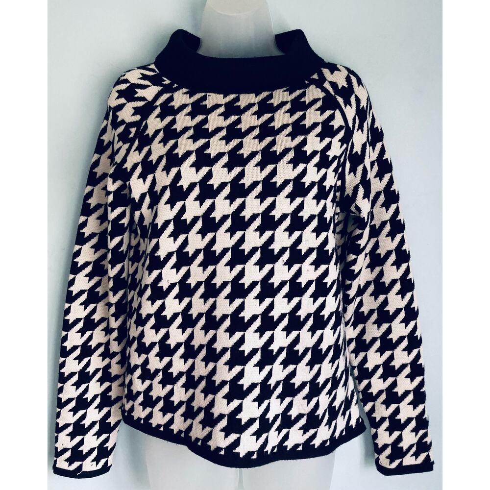 Worth New York 100% Wool Sweater Small Black and White